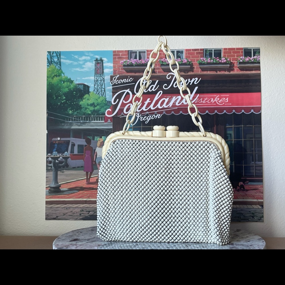 Vintage 1940s White Aluminum Beaded Cell